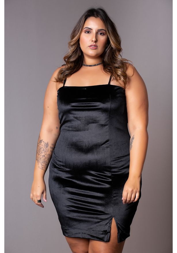 vestido de veludo preto plus size