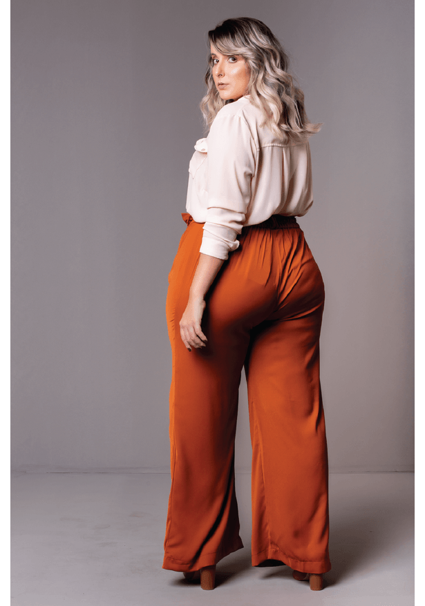 calça pantalona elegante