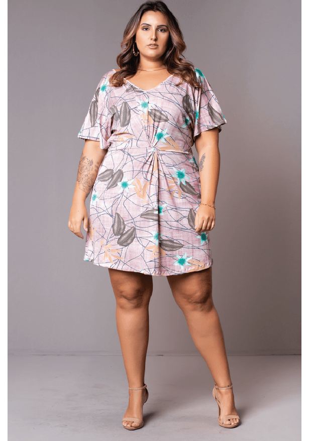 vestido plus size disfarça barriga